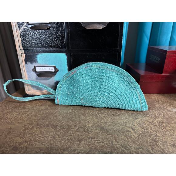 Up-cycled Taco Wallet with inside pockets - Picture 1 of 7